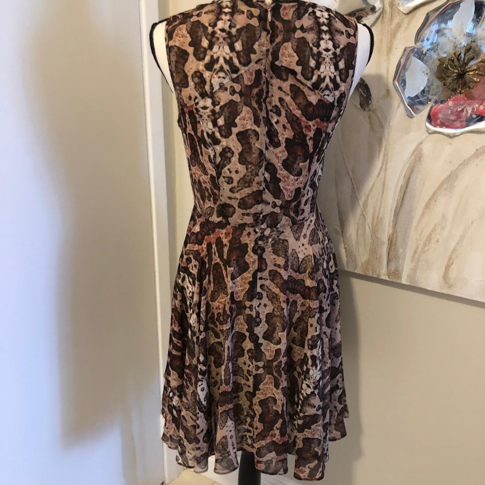 Dress - Picture 2 of 4